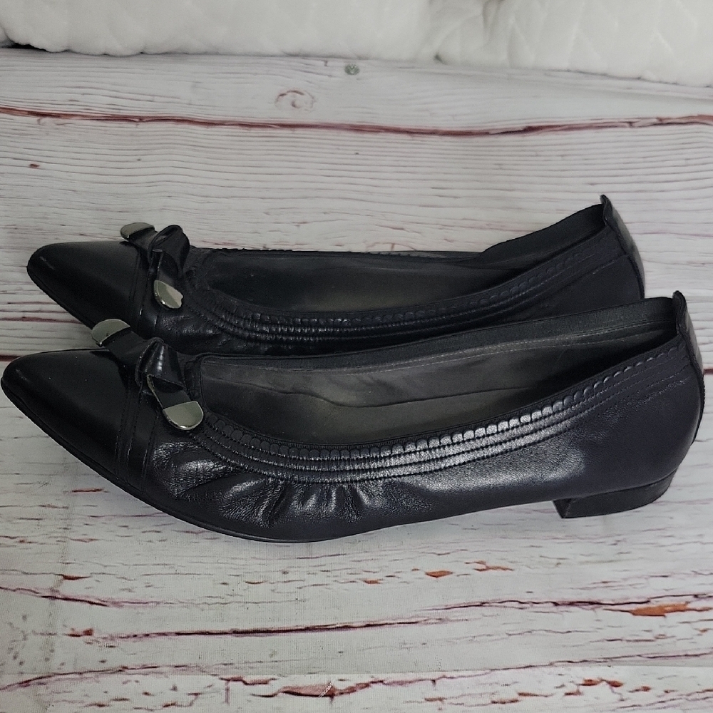 STUART WEITZMAN Elegant Black Leather Women's Flats Size 8 - Picture 2 of 8